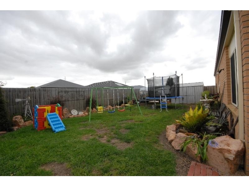 11 Clematis Court, Bairnsdale VIC 3875