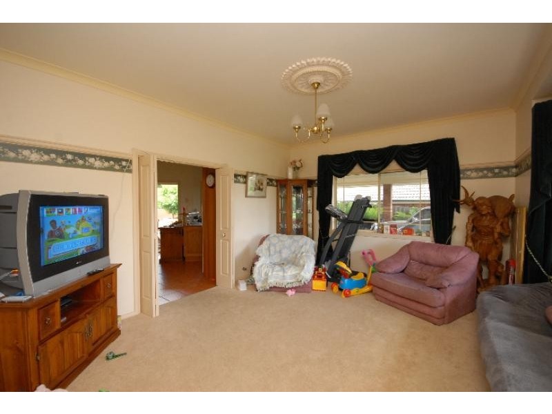 95 Howitt Avenue, Bairnsdale VIC 3875