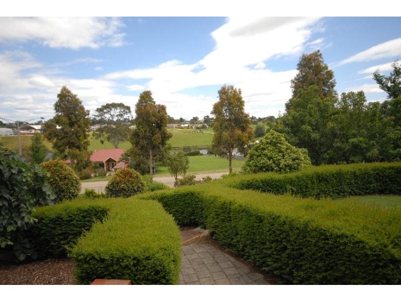 95 Howitt Avenue, Bairnsdale VIC 3875