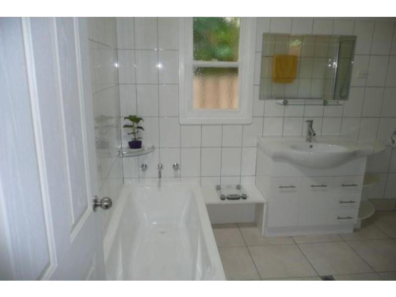 1 Grosvenor Court, Bairnsdale VIC 3875