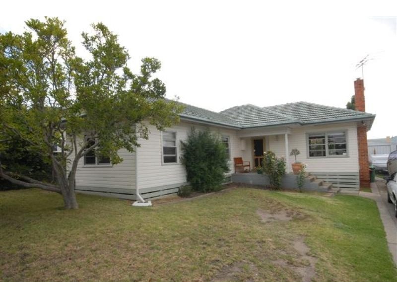 24 Day Street, Bairnsdale VIC 3875