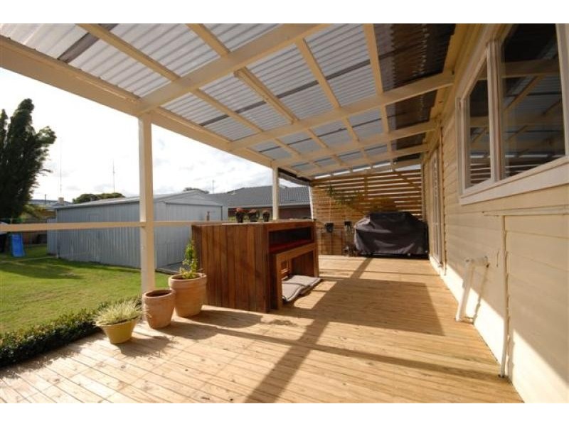 24 Day Street, Bairnsdale VIC 3875