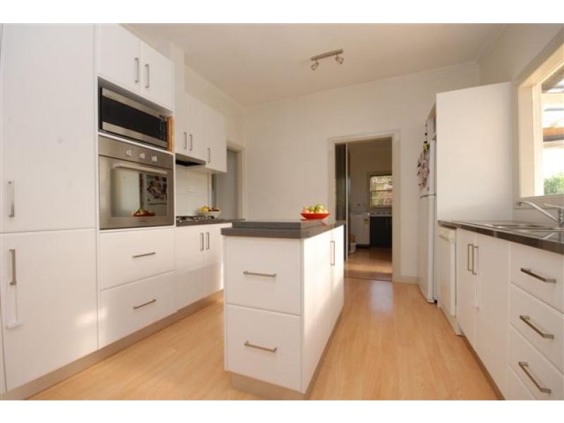24 Day Street, Bairnsdale VIC 3875