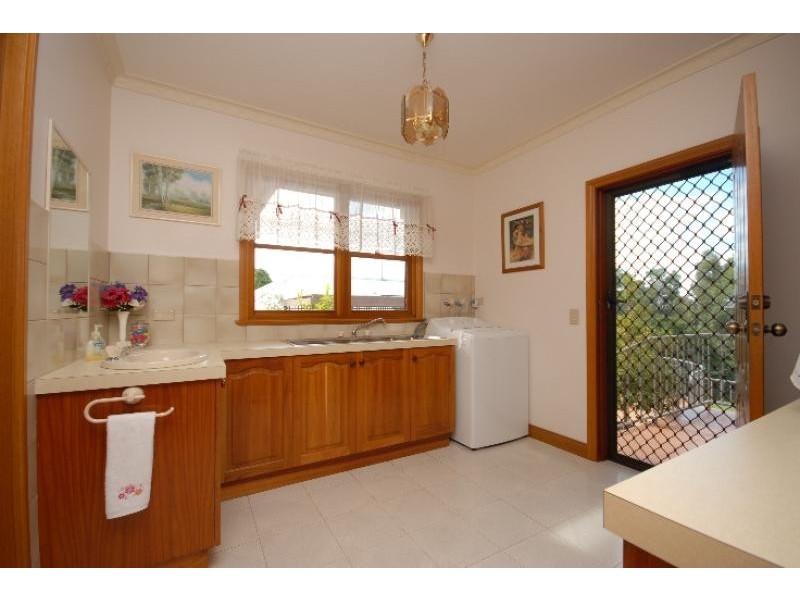 12 Riverview Close, Wy Yung VIC 3875