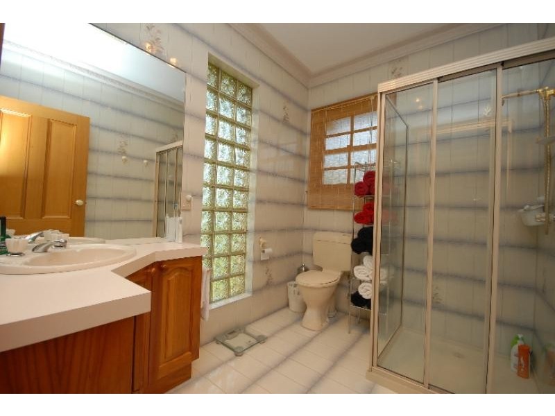 12 Riverview Close, Wy Yung VIC 3875