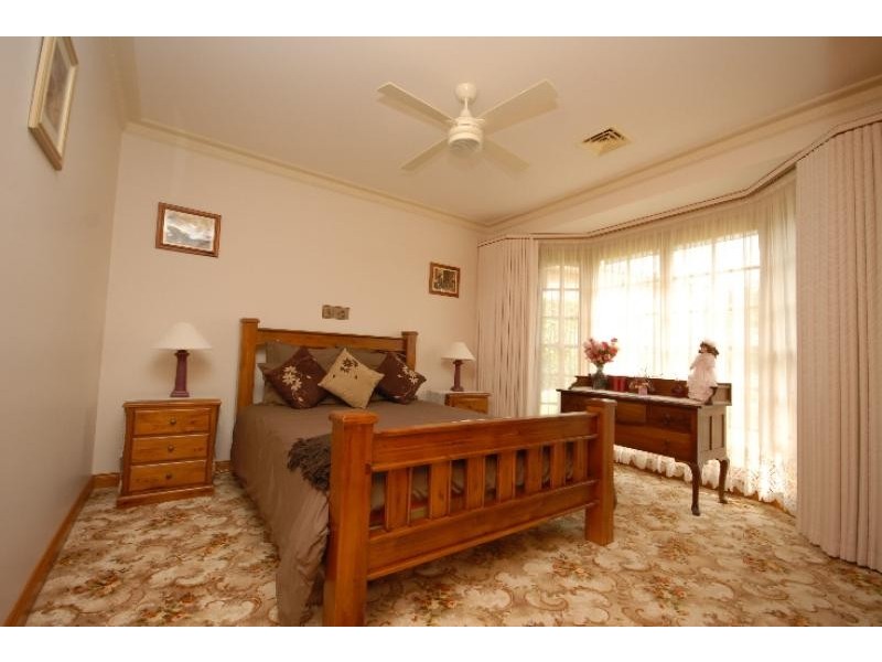 12 Riverview Close, Wy Yung VIC 3875