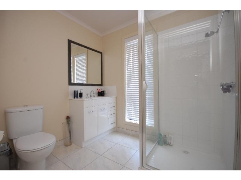 2/11 Georgia Court, Bairnsdale VIC 3875