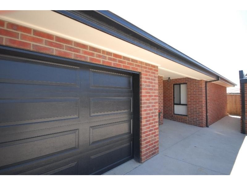 2/11 Georgia Court, Bairnsdale VIC 3875