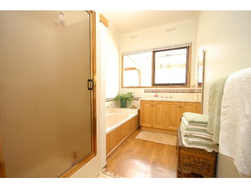 90 Deep Creek Road, Wiseleigh VIC 3885