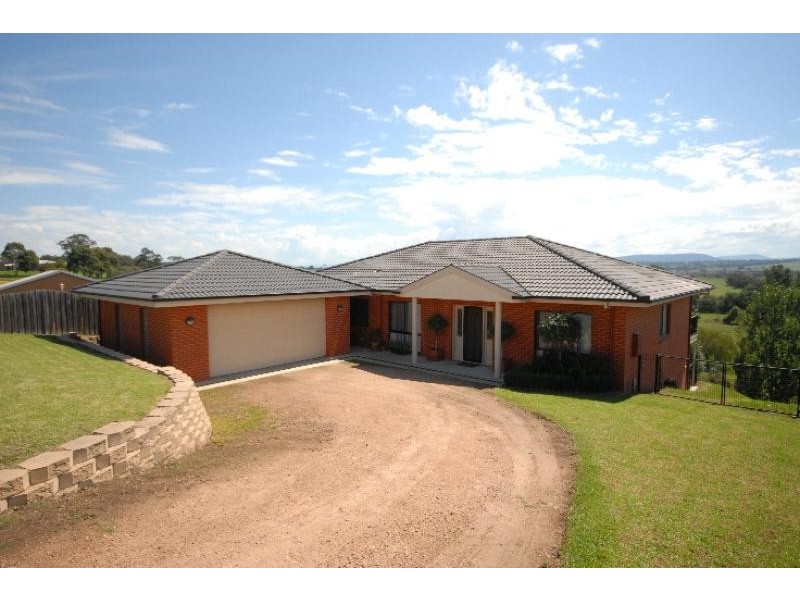 45 Harnham Drive, Bairnsdale VIC 3875