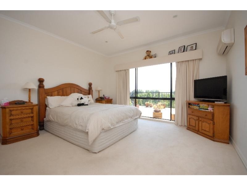 45 Harnham Drive, Bairnsdale VIC 3875