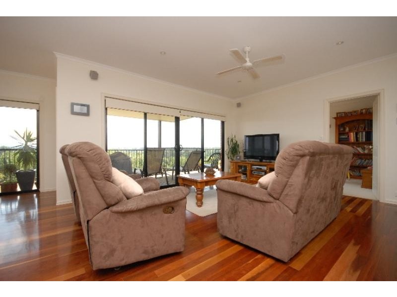 45 Harnham Drive, Bairnsdale VIC 3875