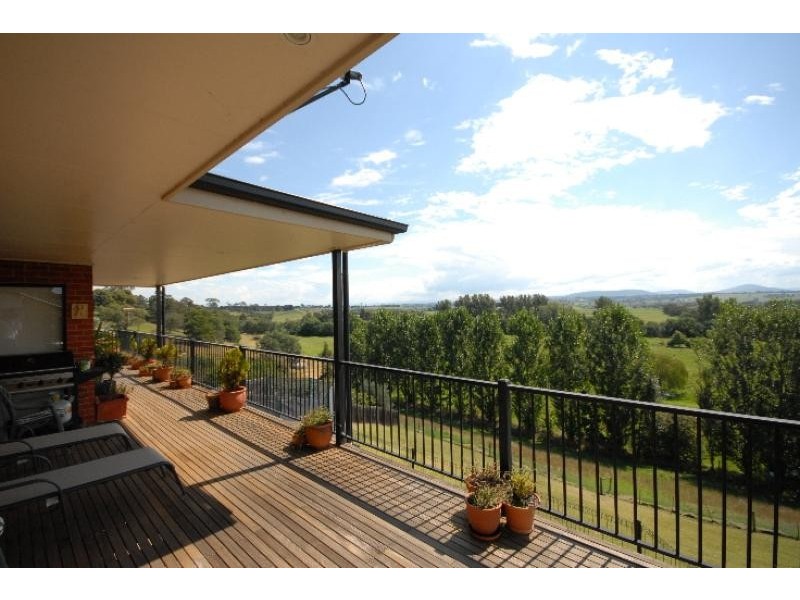 45 Harnham Drive, Bairnsdale VIC 3875