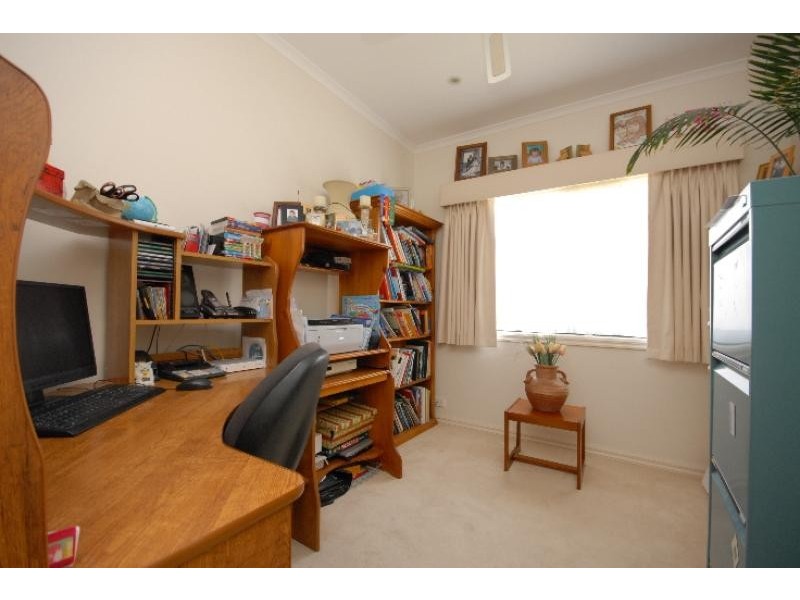 45 Harnham Drive, Bairnsdale VIC 3875