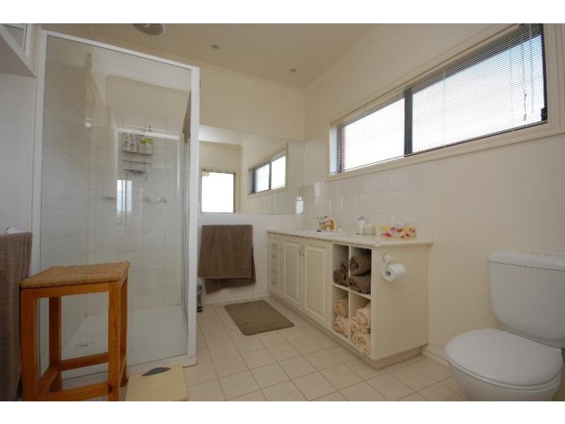 45 Harnham Drive, Bairnsdale VIC 3875