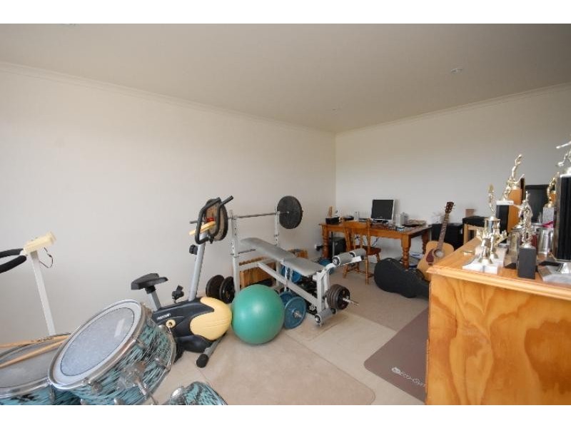 45 Harnham Drive, Bairnsdale VIC 3875