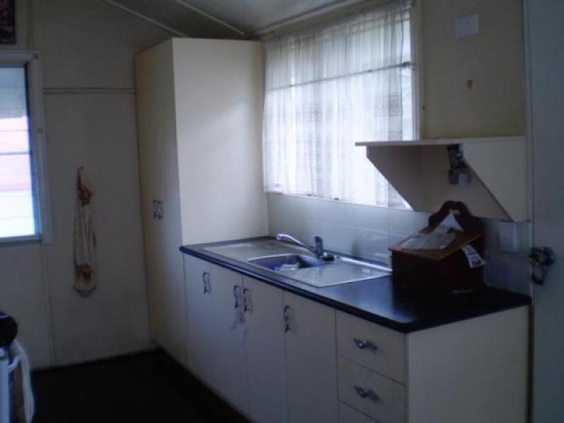 16 Railway Street, Forest Hill QLD 4342