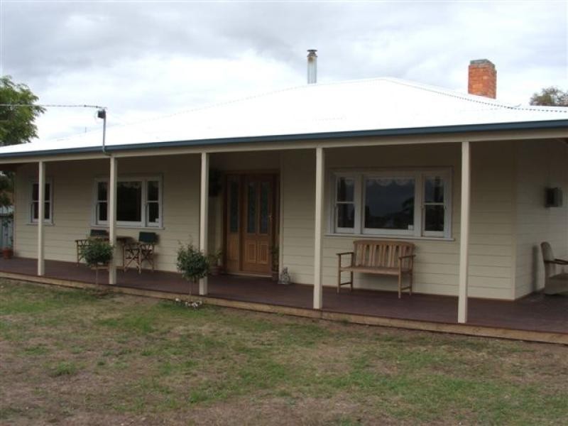 24 Clark Street, Heyfield VIC 3858