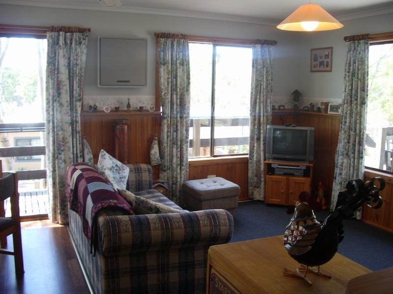 9 Ibis Crt, Glenmaggie VIC 3858