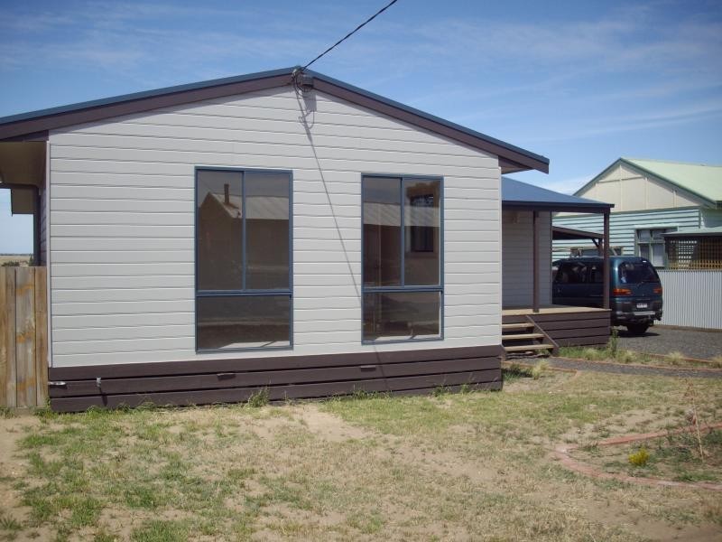 4 Landy Street, Maffra VIC 3860