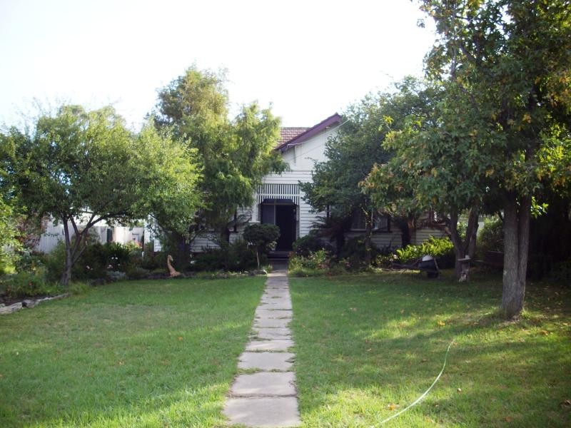 3 Mills Street, Heyfield VIC 3858