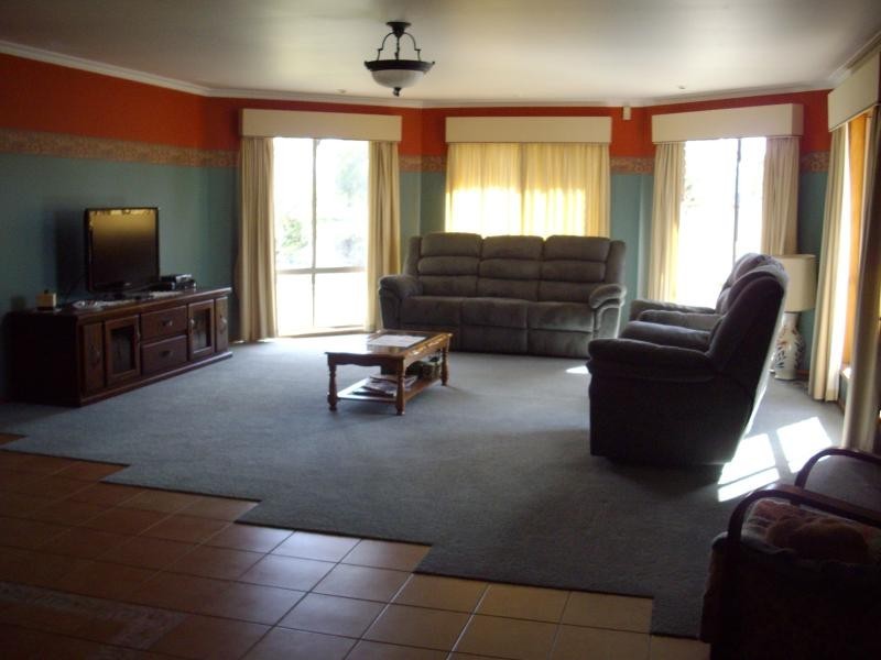 25 Three Chain Road, Maffra VIC 3860