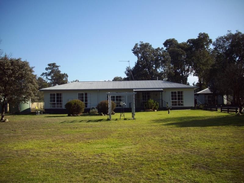 106 Alma Road, Glenmaggie VIC 3858