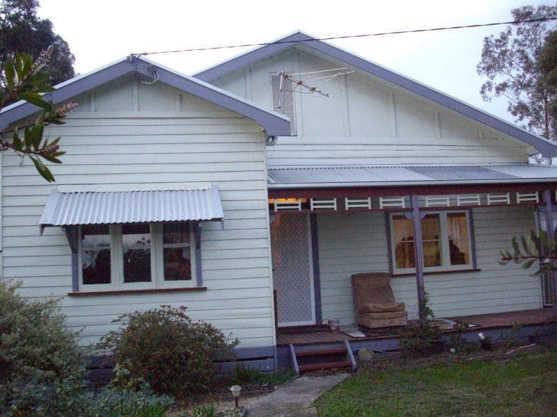 29 Bruce Street, Heyfield VIC 3858