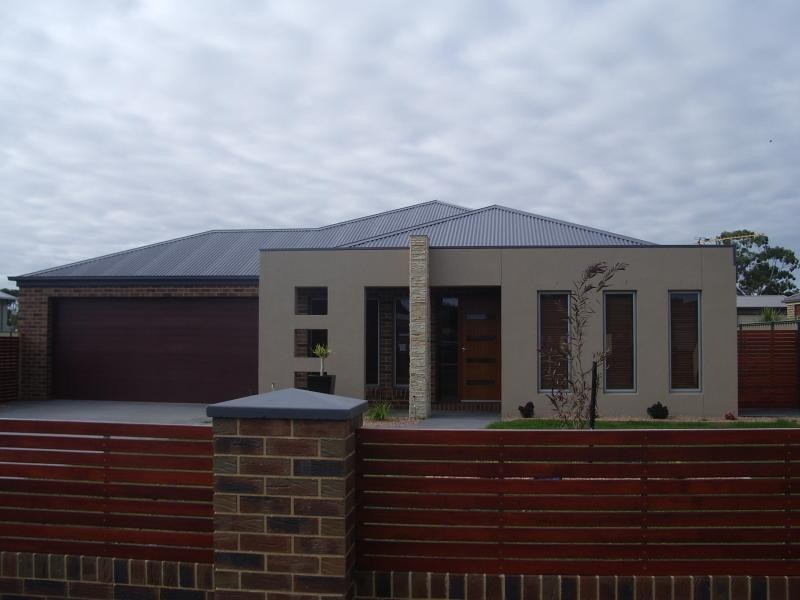 6 Gilchrist Court, Stratford VIC 3862