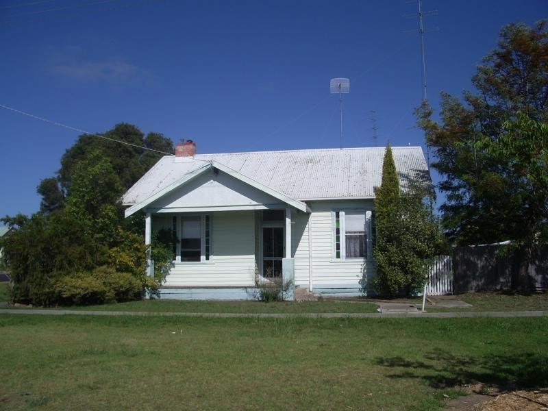 69 Powerscourt Street, Maffra VIC 3860