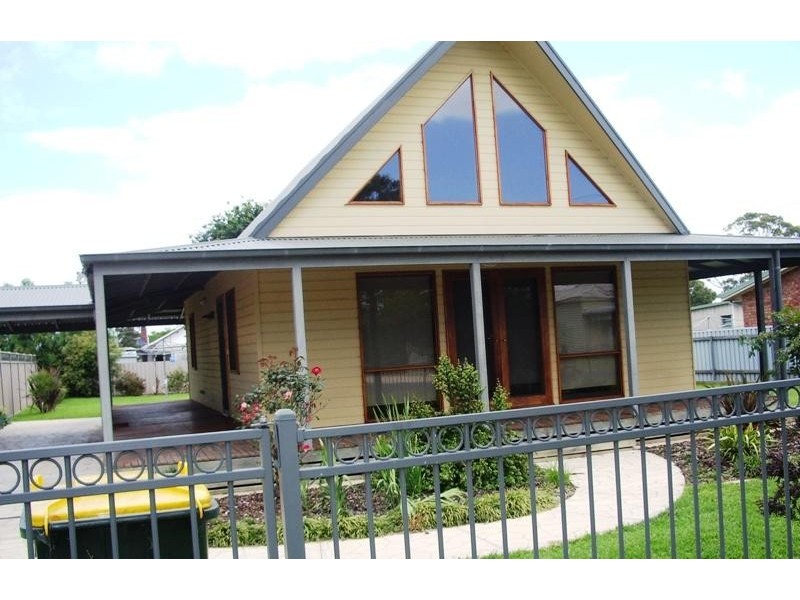30 Bruce Street, Heyfield VIC 3858