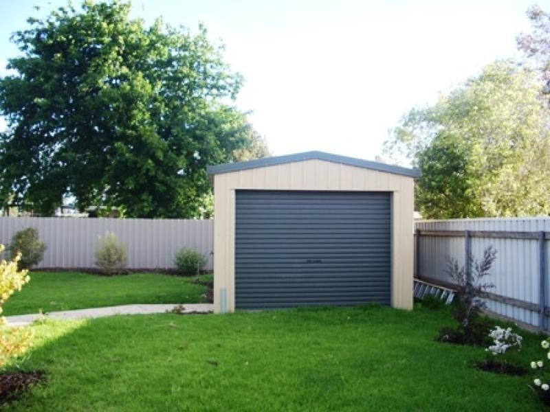 30 Bruce Street, Heyfield VIC 3858