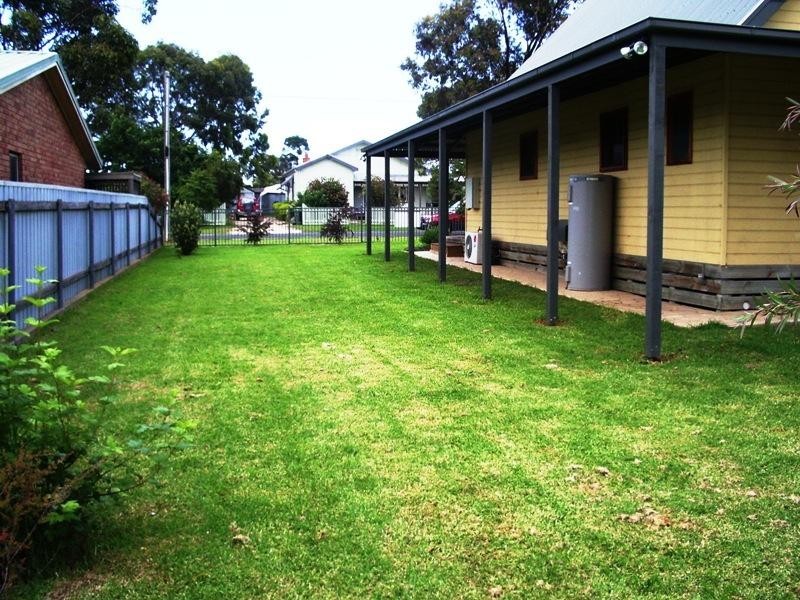 30 Bruce Street, Heyfield VIC 3858
