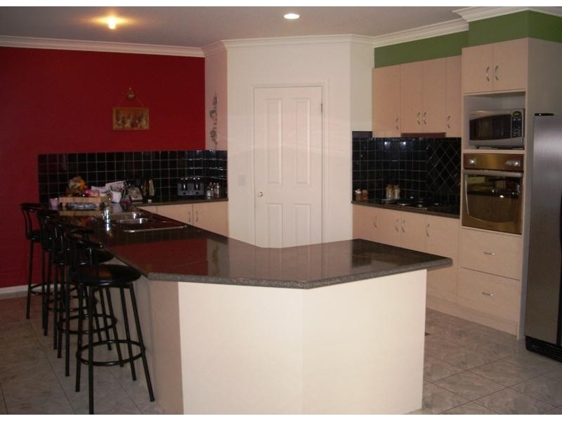 5 Maplewood Court, Maffra VIC 3860