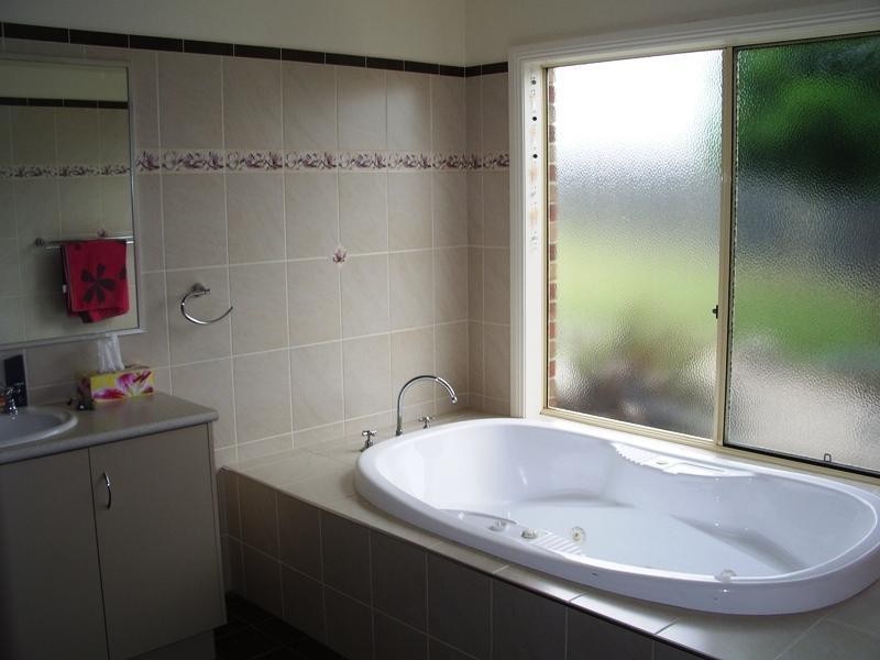 5 Maplewood Court, Maffra VIC 3860