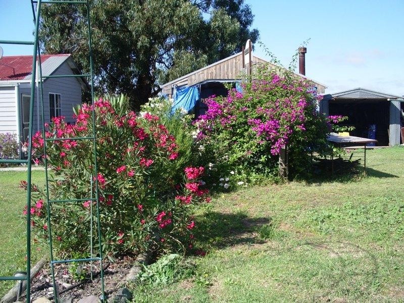 21 Weir Road, Heyfield VIC 3858