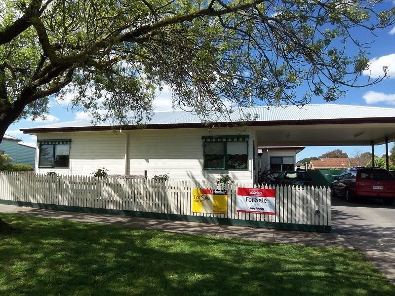 9 Clarke Street, Heyfield VIC 3858
