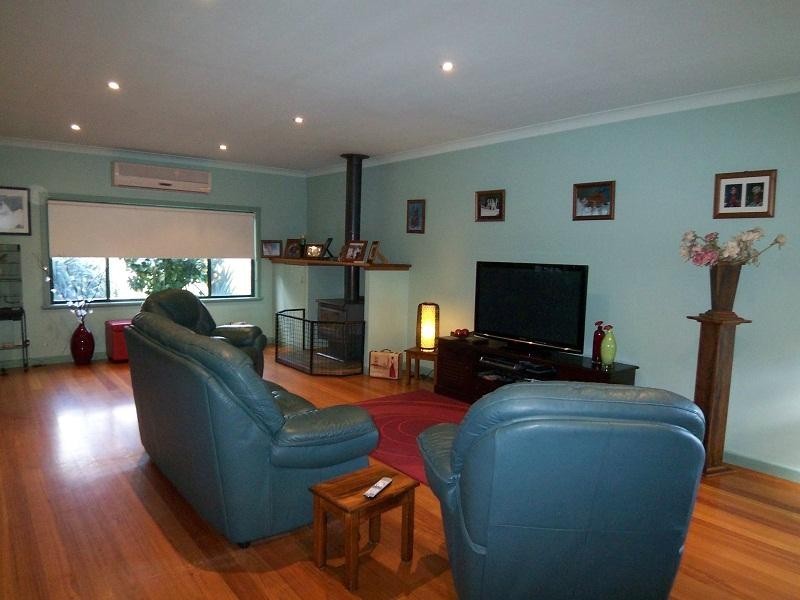 9 Clarke Street, Heyfield VIC 3858