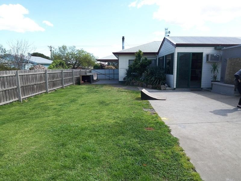 9 Clarke Street, Heyfield VIC 3858