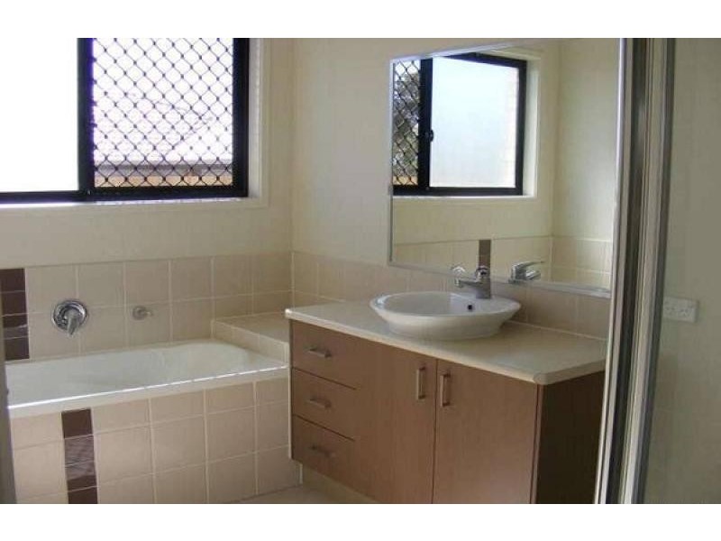 4 Serenity Street, Brassall QLD 4305