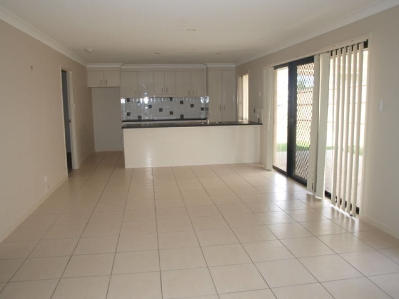 19 Bosswood Crt, Yamanto QLD 4305
