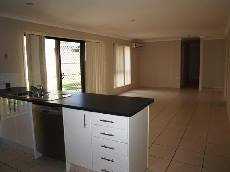 19 Bosswood Crt, Yamanto QLD 4305