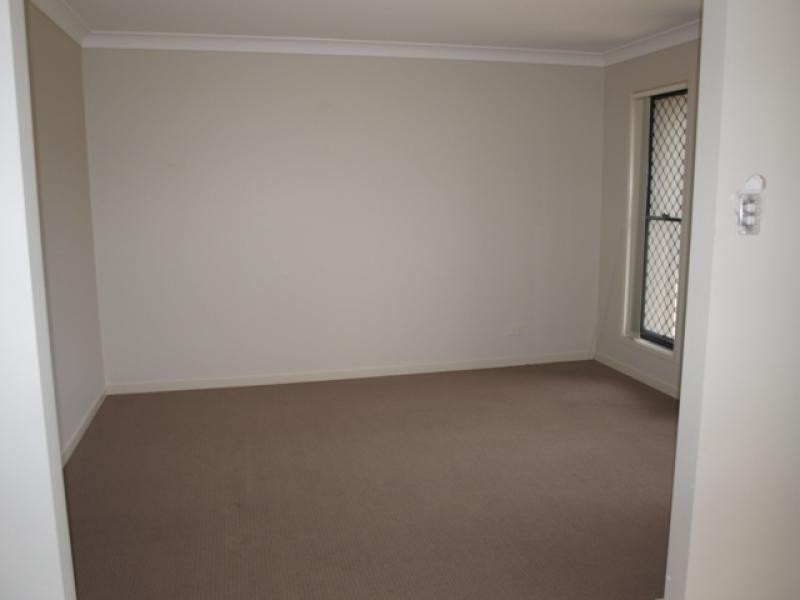 19 Bosswood Crt, Yamanto QLD 4305