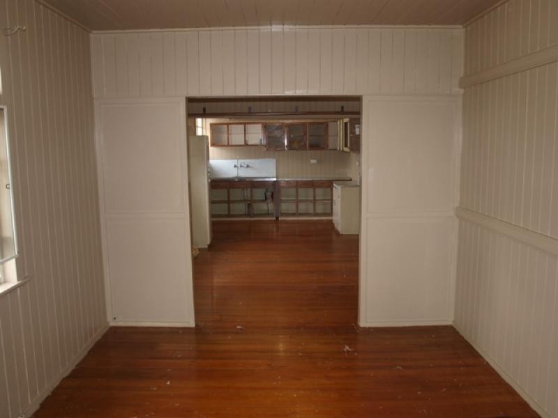 18 Blackwood st, East Ipswich QLD 4305