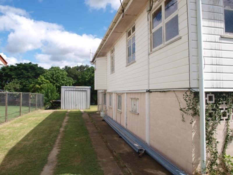 18 Blackwood st, East Ipswich QLD 4305