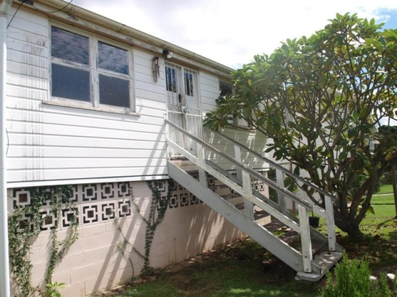 18 Blackwood st, East Ipswich QLD 4305