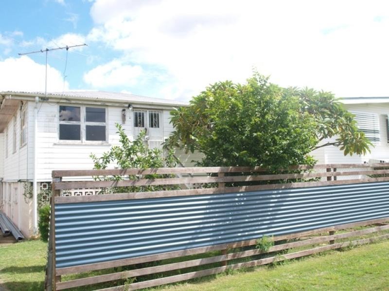 18 Blackwood st, East Ipswich QLD 4305