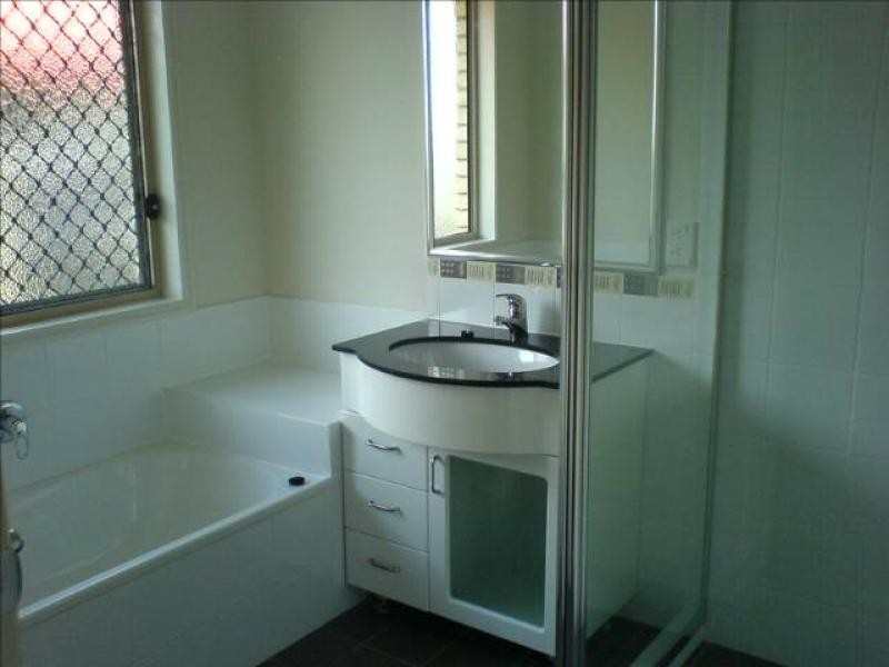 10 Nicole Place, Yamanto QLD 4305