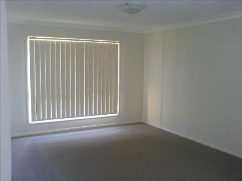 10 Nicole Place, Yamanto QLD 4305