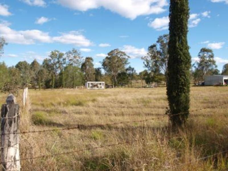 26 Elm Road, Walloon QLD 4306